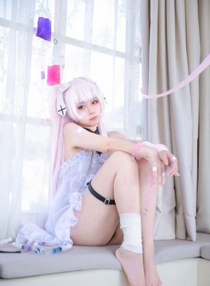 白衣的后悔